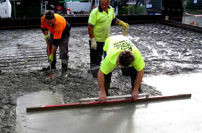 Trades and maintenance contractors